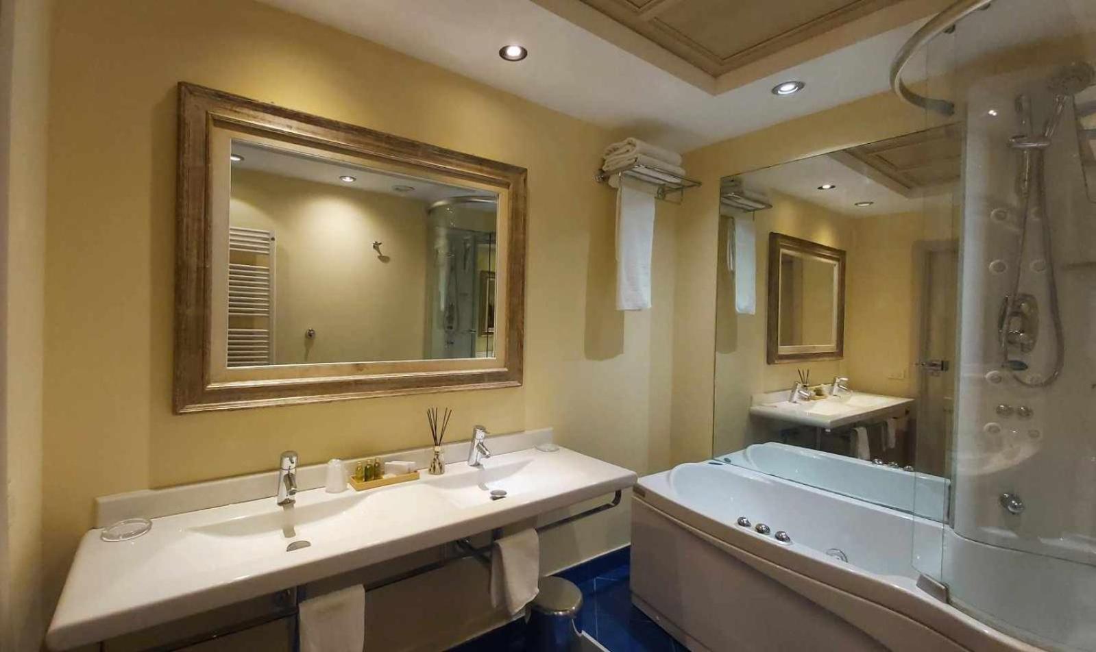 Apartahotel Tornabuoni La Petite 4*