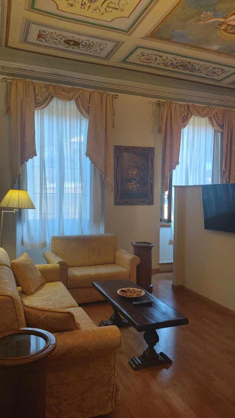 Tornabuoni La Petite Apartahotel Florencia