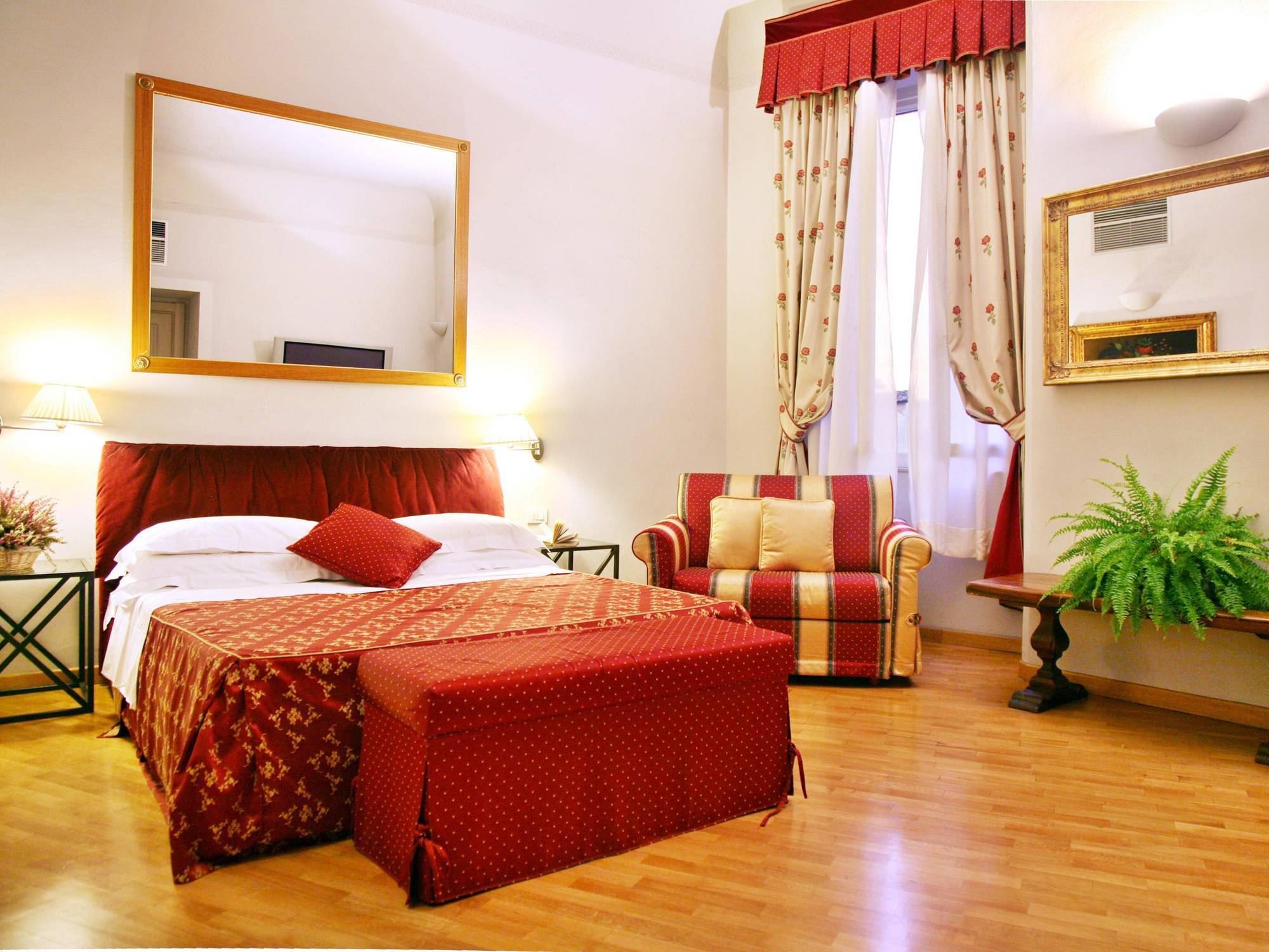 Tornabuoni La Petite Apartahotel Florencia